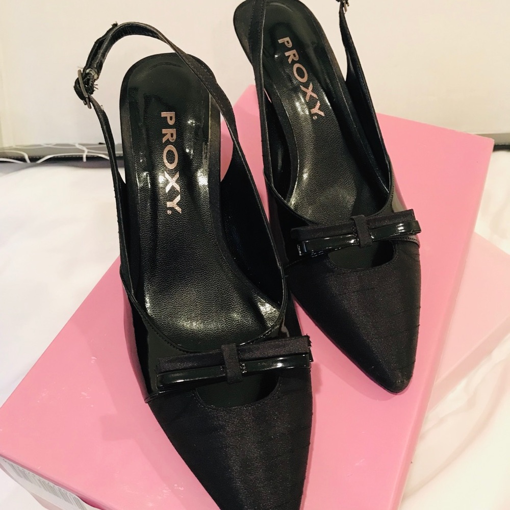 Size 7M Proxy black/linen/black patent heels..